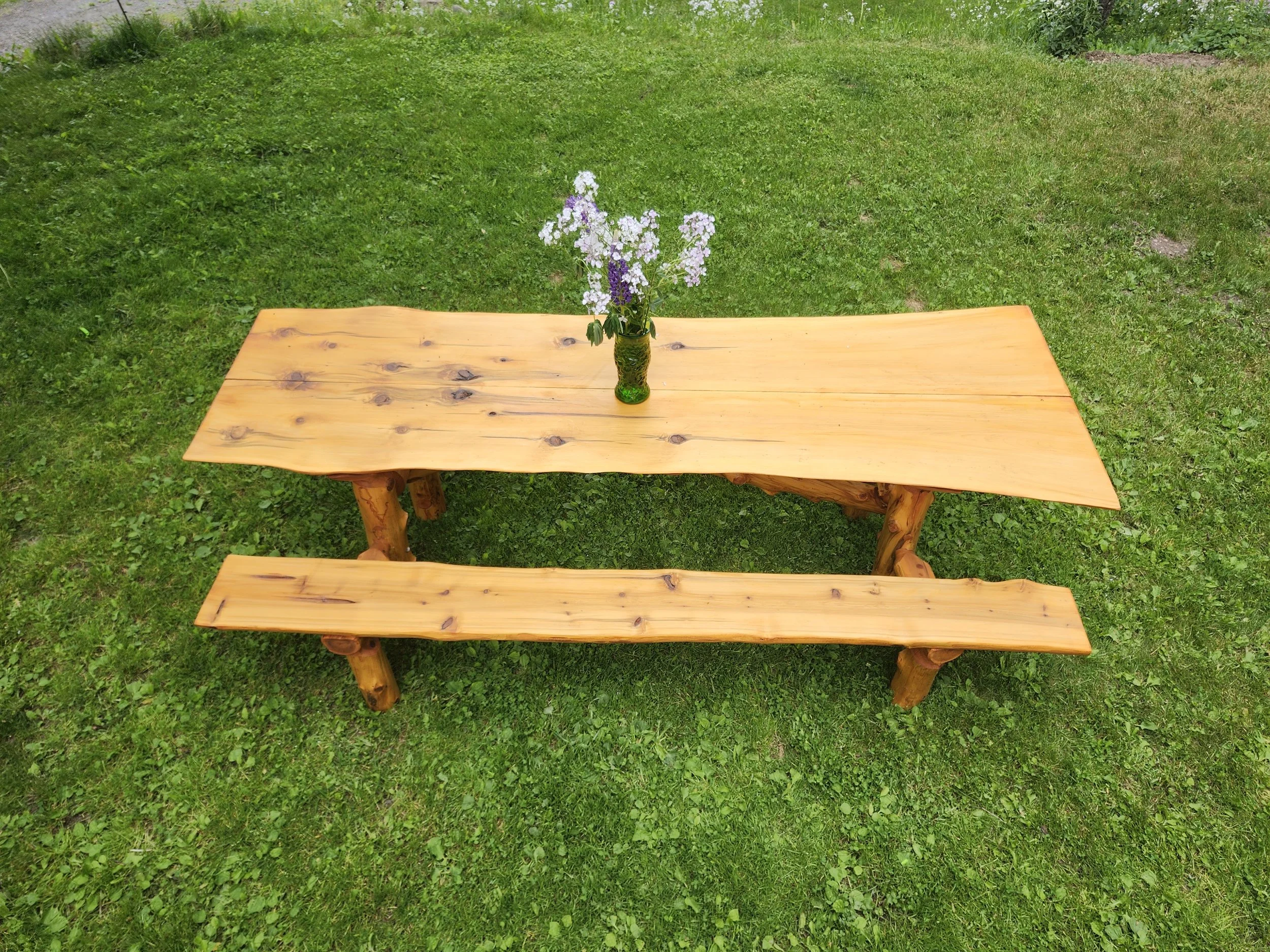 杉ロングテーブル cedar-long-table Cedar Log Picnic Table — Huron Log Furniture